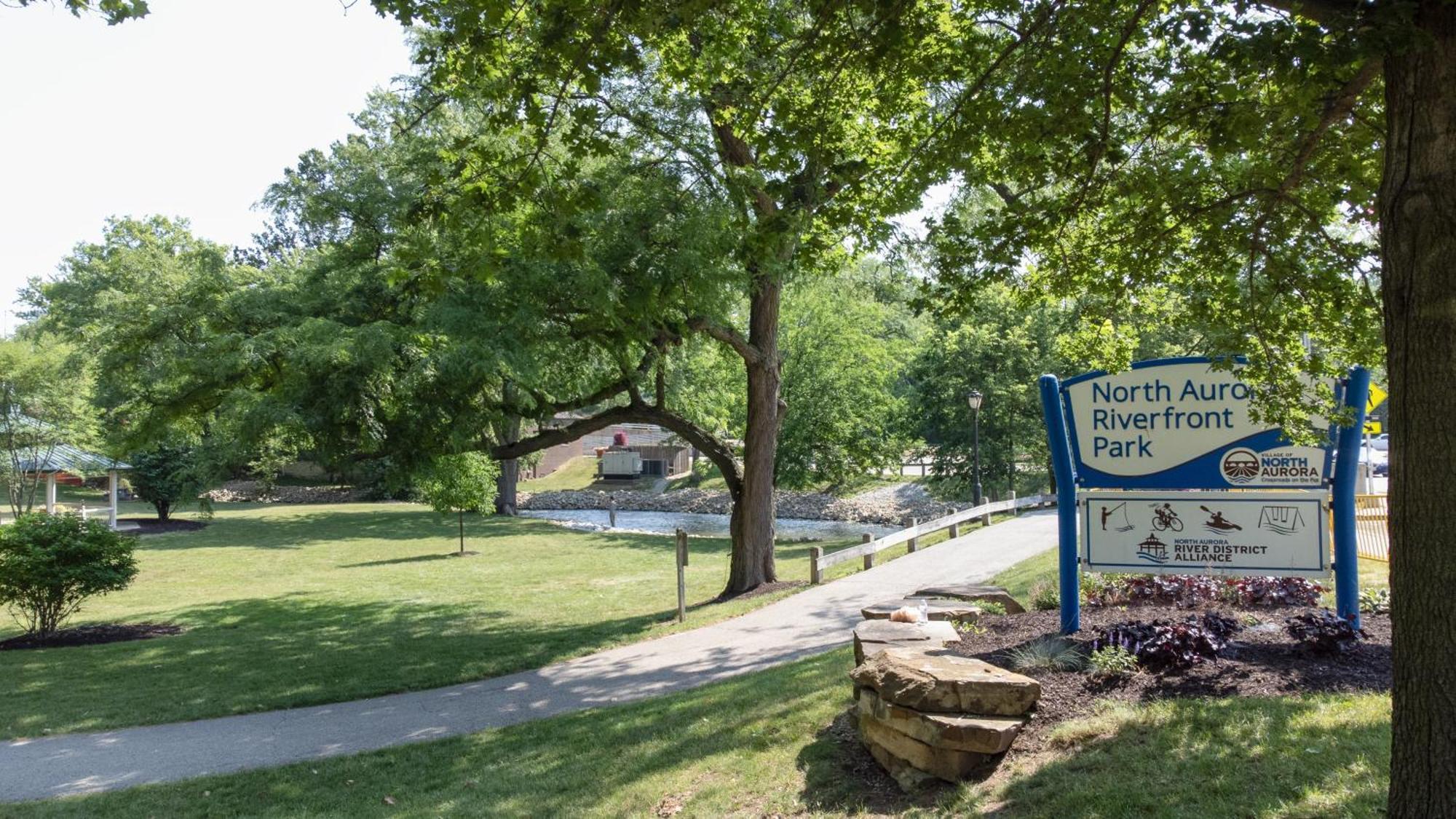 Hometowne Studios By Red Roof And Conference Center Chicago - N Aurora Naperville North Aurora Bagian luar foto